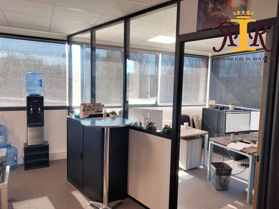 Commerce à CHATEAUNEUF-LE-ROUGE