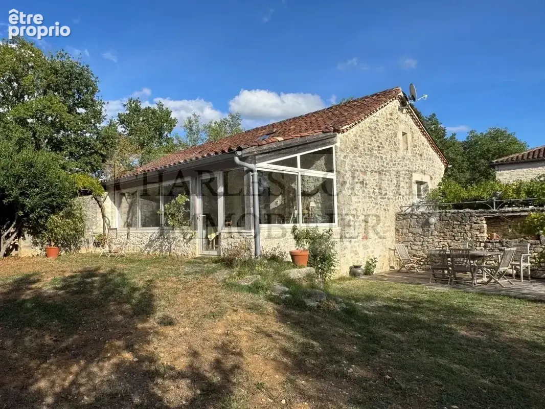 Propriété de caractère au cœur de 17 hectares de nature, avec maison principale, gîtes et piscine - photo 12