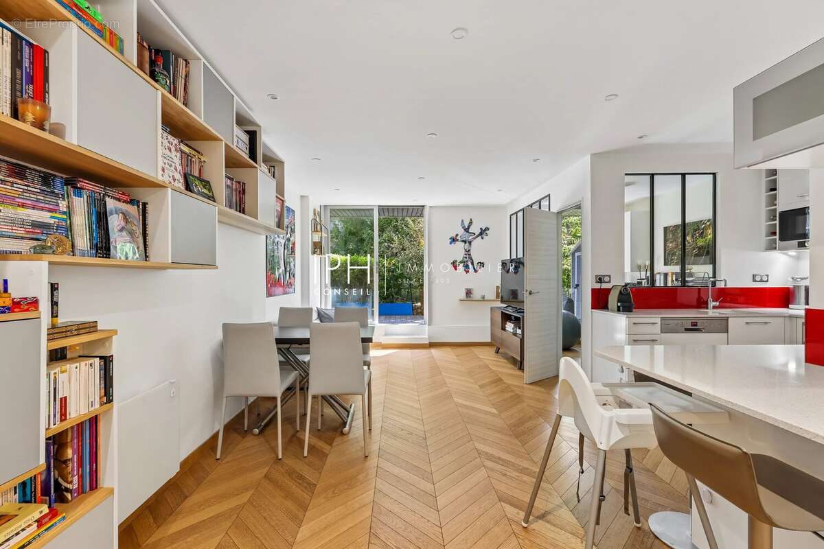 Appartement à NEUILLY-SUR-SEINE