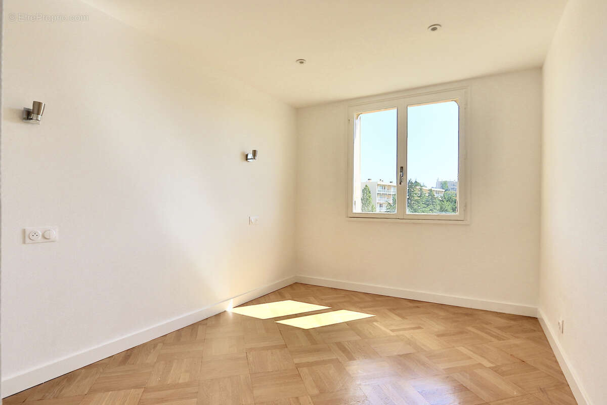 Appartement à SAINTE-FOY-LES-LYON
