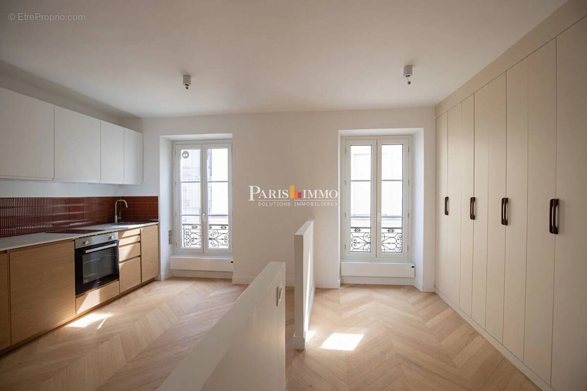 Appartement à PARIS-18E