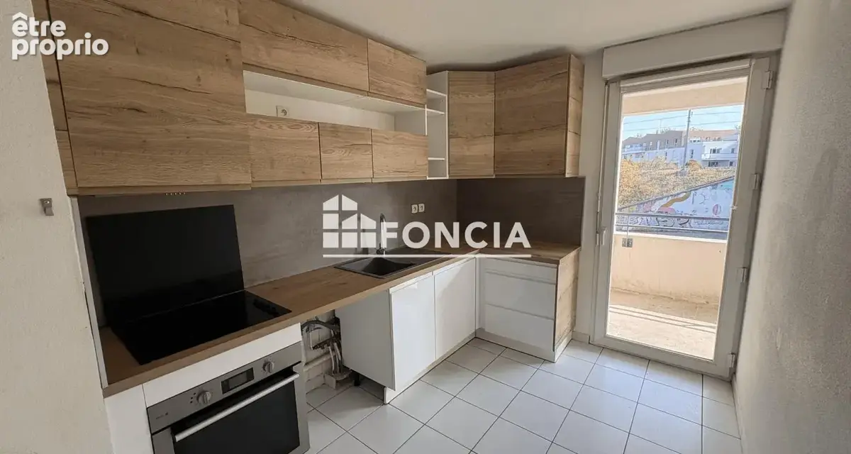 Appartement proche du centre-ville, environ 85 m², résidence avec piscine sécurisée - photo 4