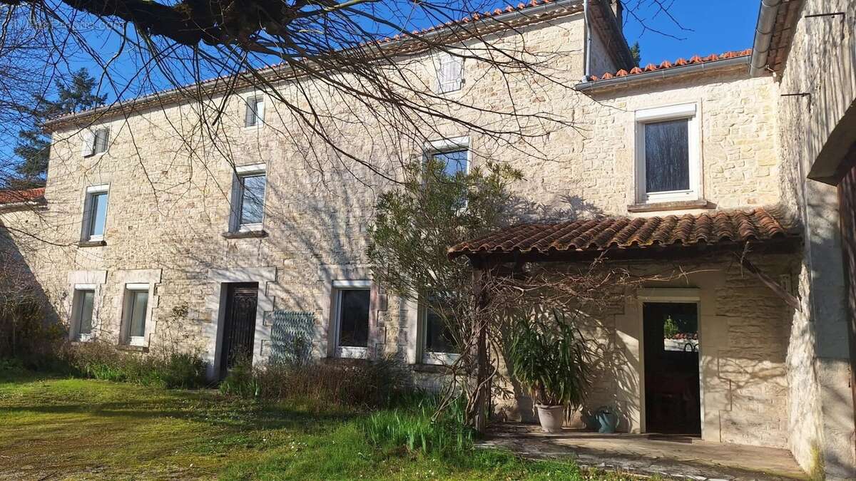 Maison à MAINE-DE-BOIXE