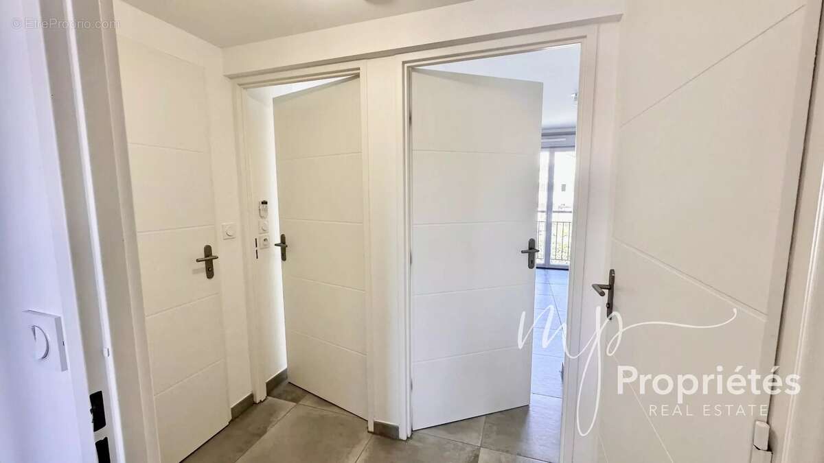 Appartement à BORMES-LES-MIMOSAS