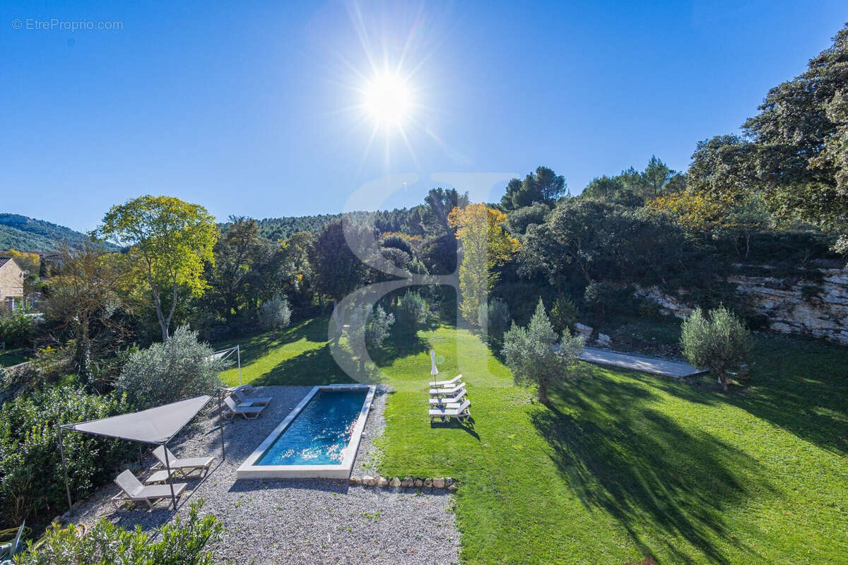 Maison à L&#039;ISLE-SUR-LA-SORGUE