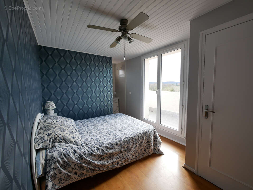 Maison à LAPEYROUSE-MORNAY