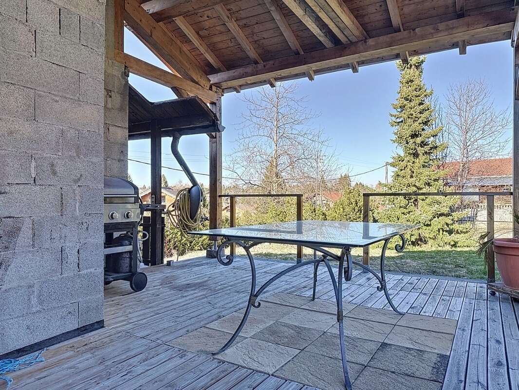 Terrain à LA ROCHE-SUR-FORON