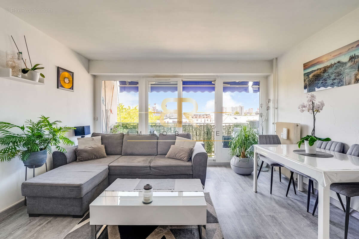 Appartement à AUBERVILLIERS