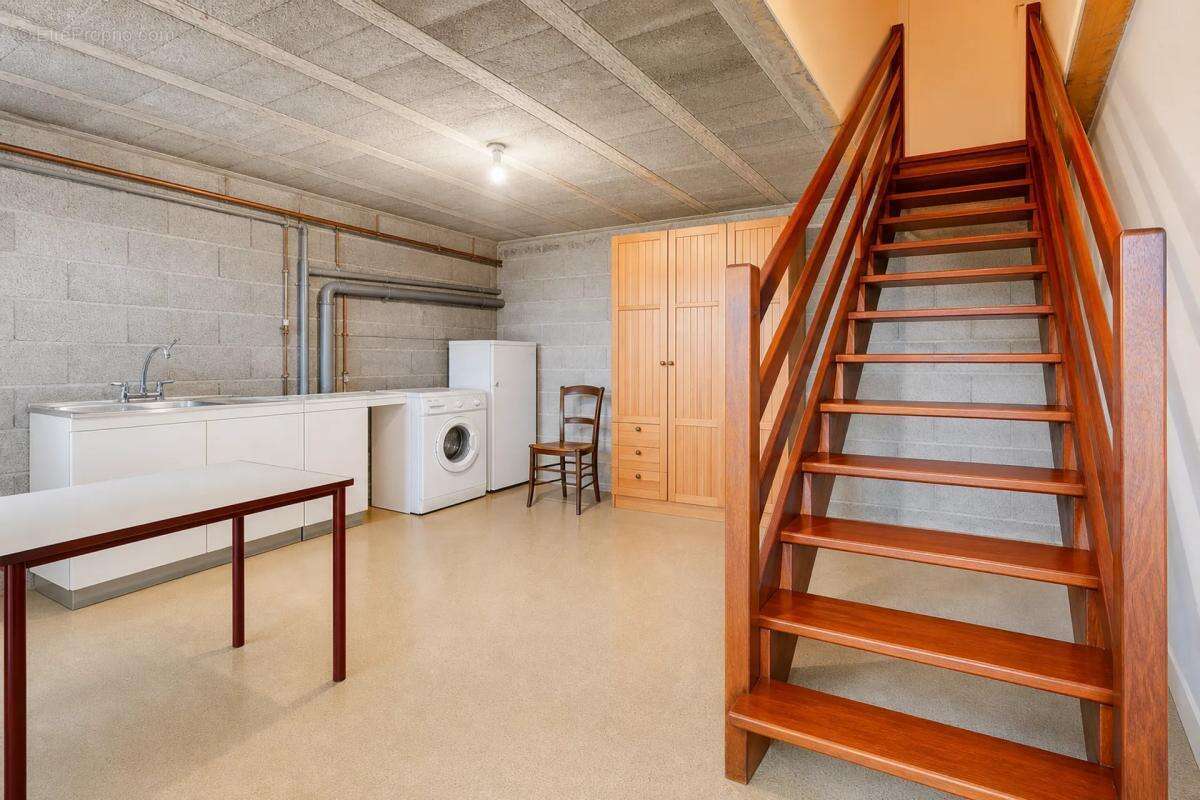 Maison de 6 pièces de 140 m² située à Altillac - photo 16