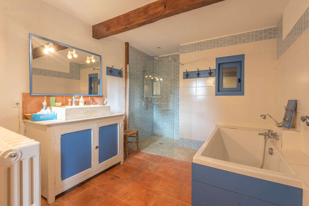 Maison à SAINT-CAPRAIS-DE-BORDEAUX