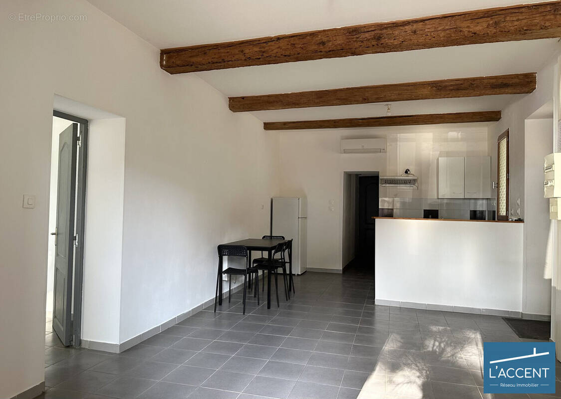 Appartement 41 m² à Saint-Laurent-D'aigouze  - photo 1