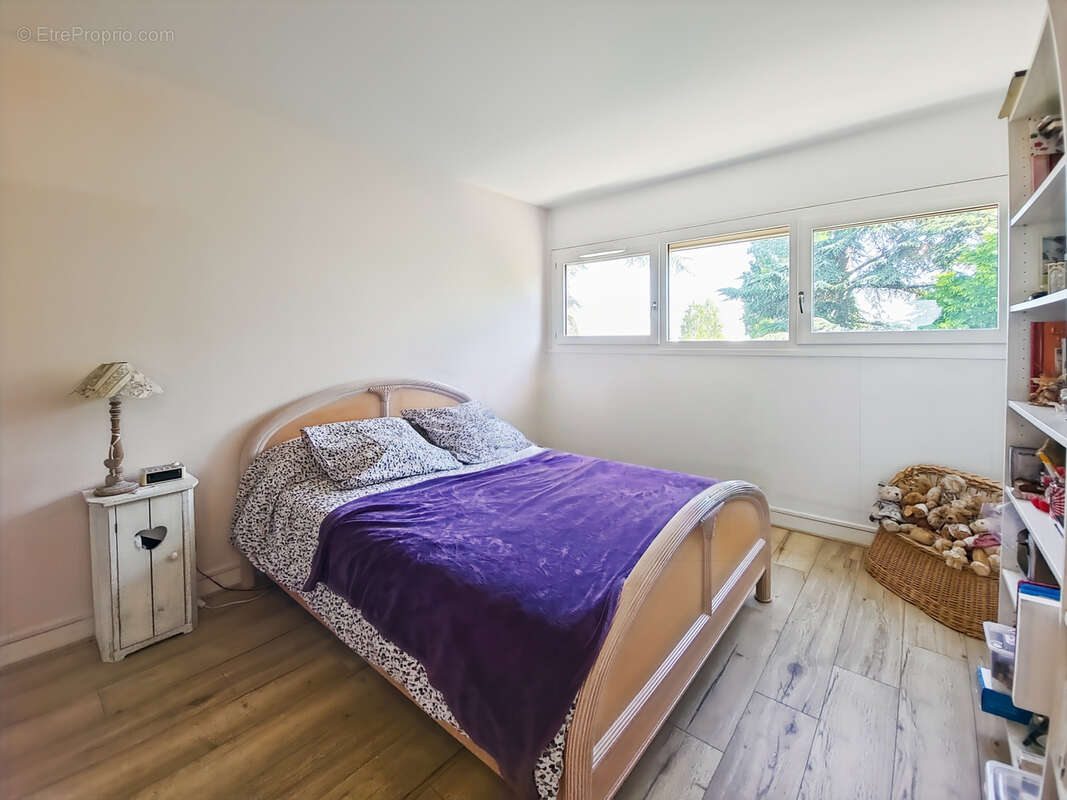 Appartement à CHILLY-MAZARIN