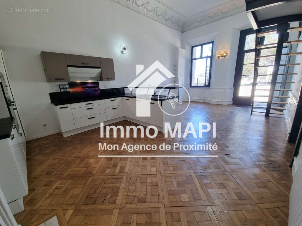 Appartement à LATTES