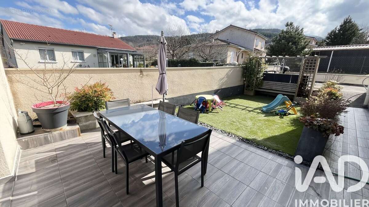 Photo 7 - Maison à LE CHAMBON-FEUGEROLLES