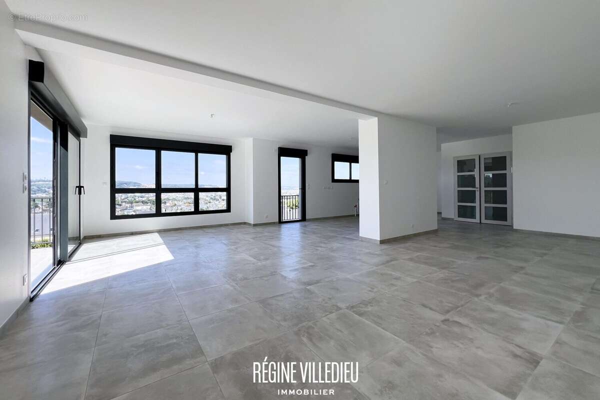 Maison à TOURLAVILLE