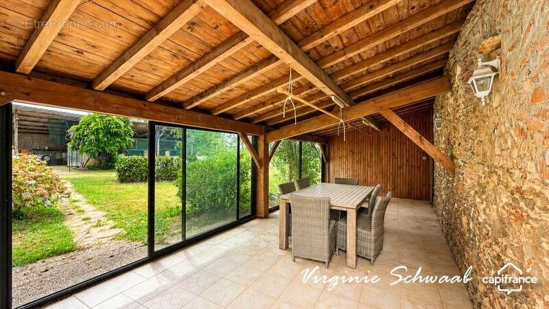 TILH (40) – Maison de 9 pièces avec dépendances sur plus de 3 000 m² de terrain - photo 18