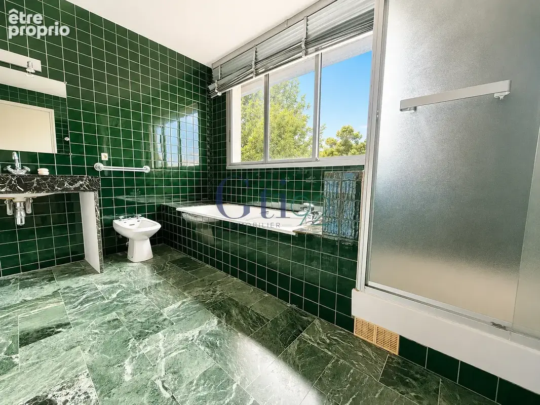 Maison a fort potentiel offrant des beaux volumes - photo 11