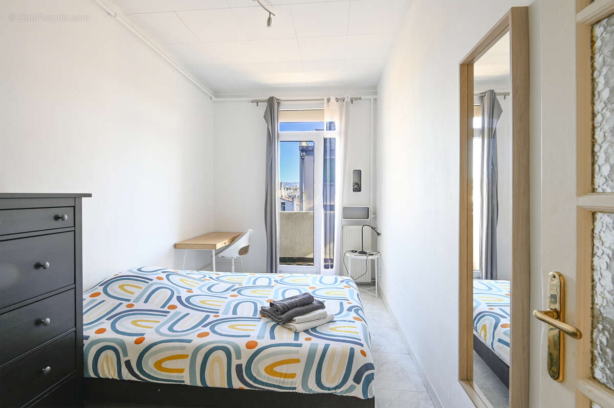 Appartement à MARSEILLE-3E