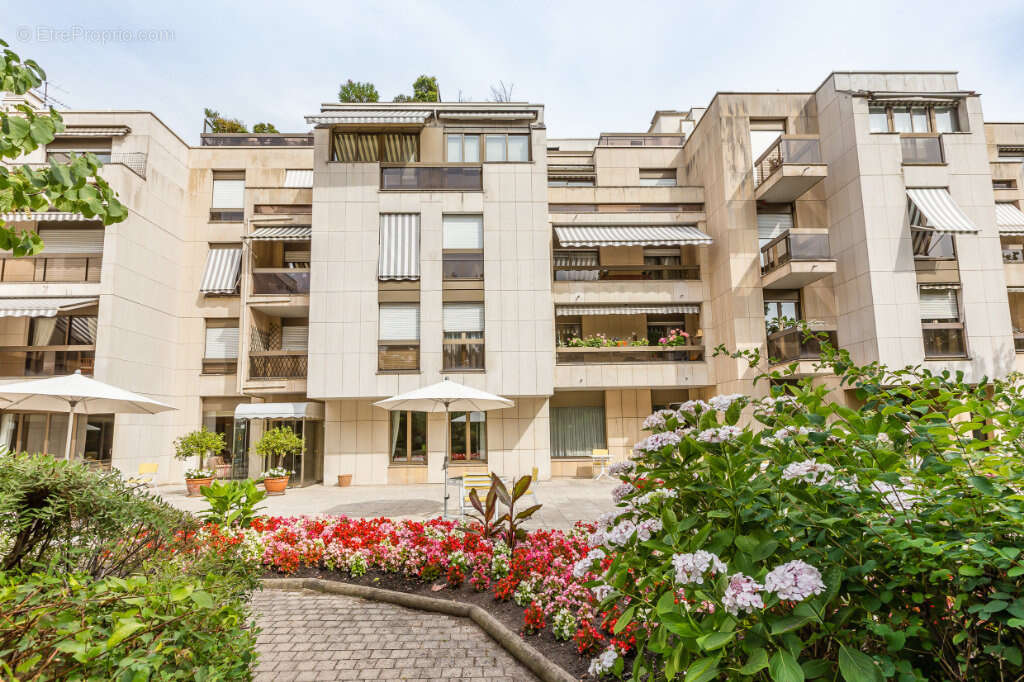 Studio de 33m2 aux Hespérides Saint James Résidence pour Seniors NEUILLY-SUR-SEINE 92200 - photo 3