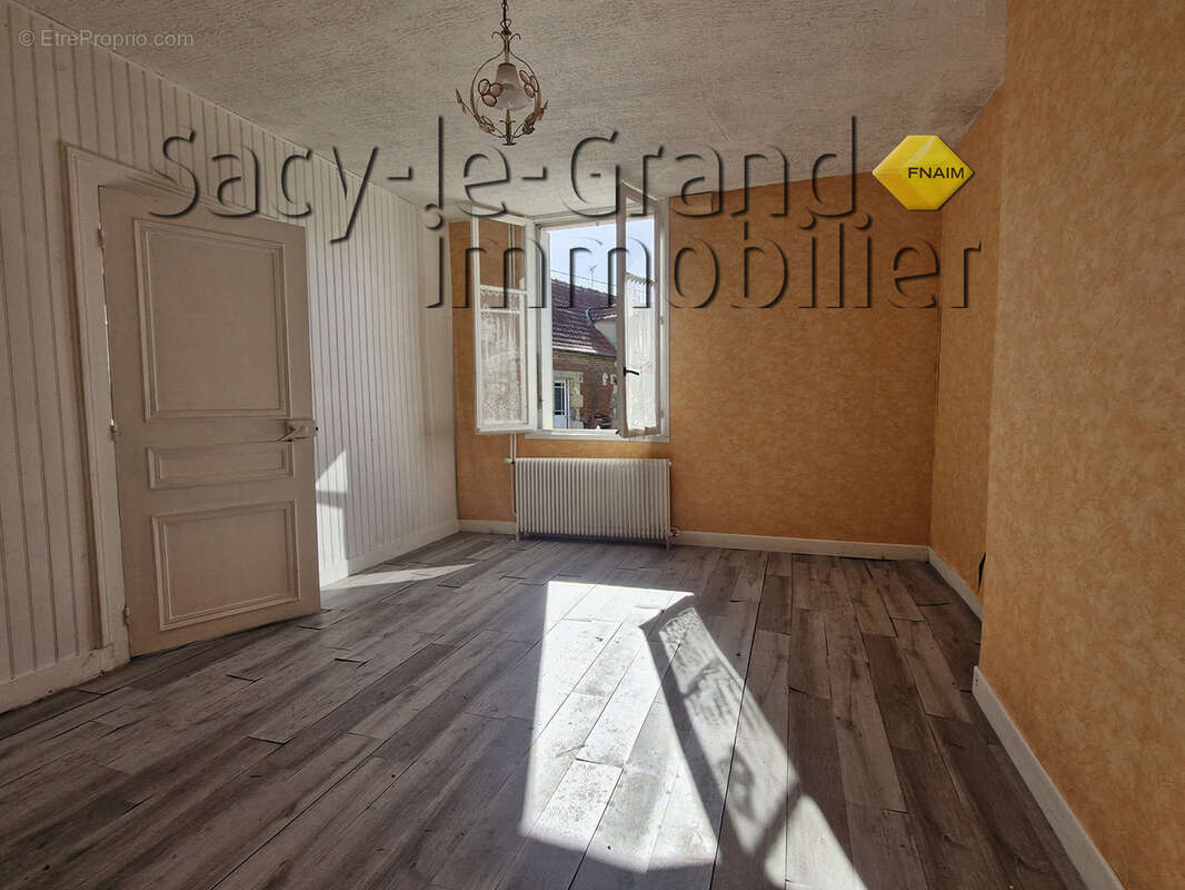 Maison à SACY-LE-GRAND