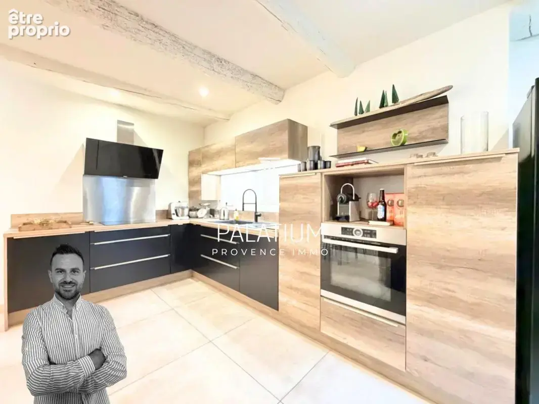 Demeure de caractère de 215 m² – Deux bâtisses des XVIe et XVIIIe, cœur de Grans - photo 4
