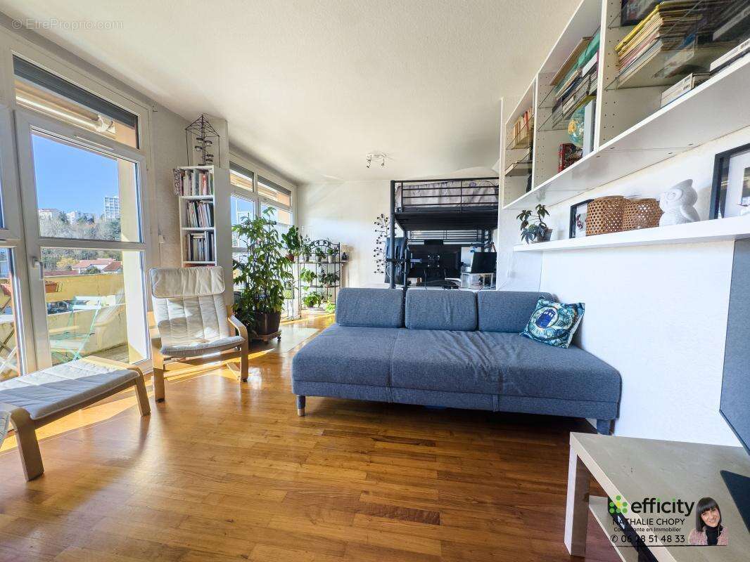 Appartement à SAINT-ETIENNE