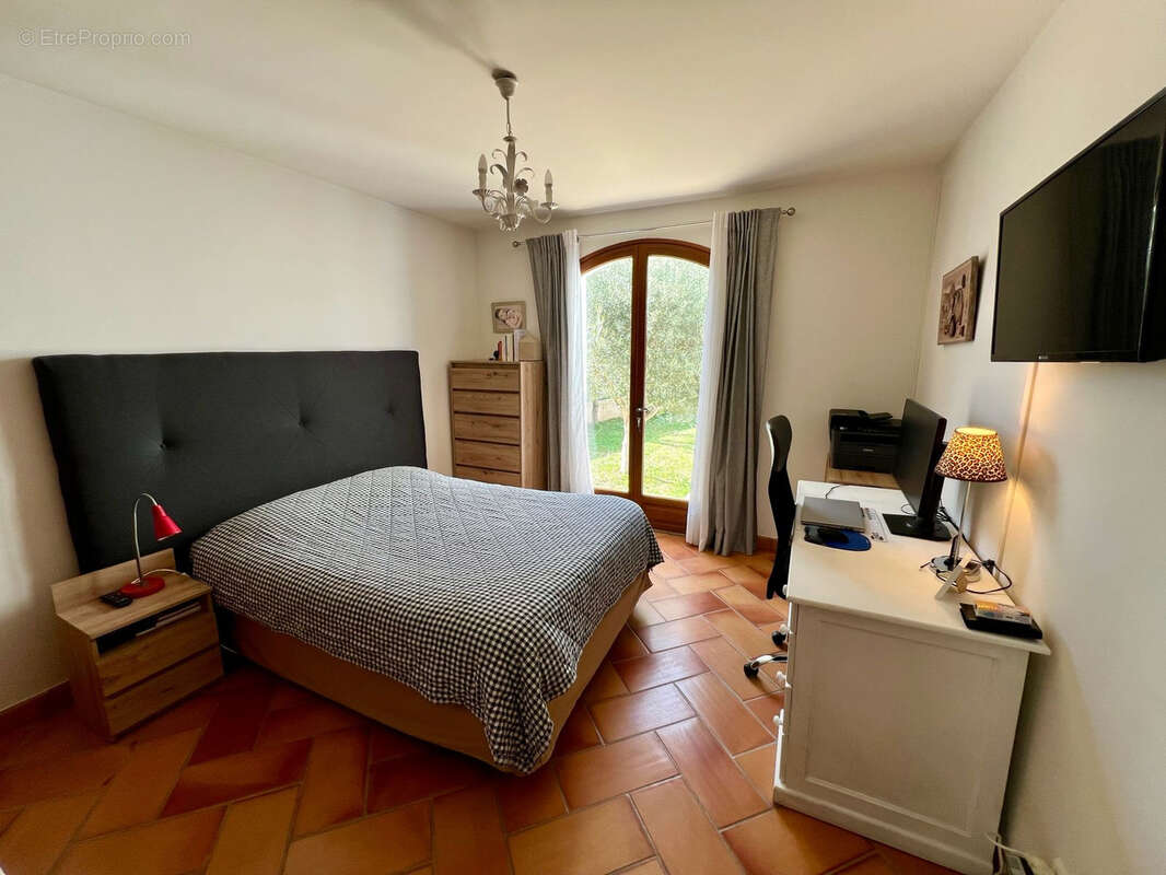 Maison à NANS-LES-PINS