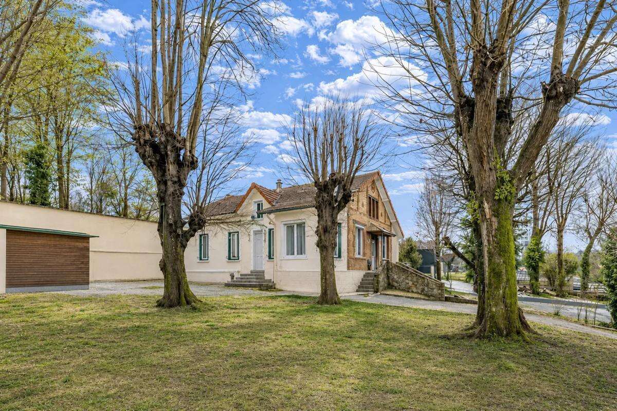Maison de 5 pièces de 200 m² situé à Le Thillay - photo 2