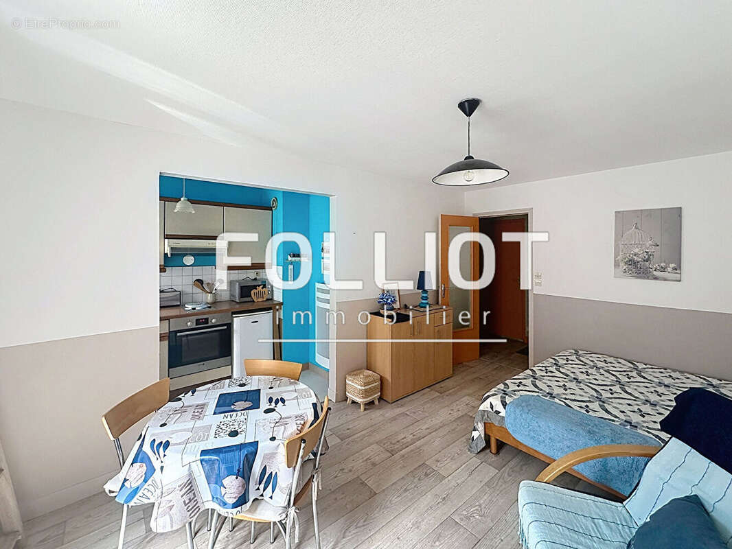 Appartement 1 pièce à vendre au centre-ville de Granville, exposition sud - photo 2