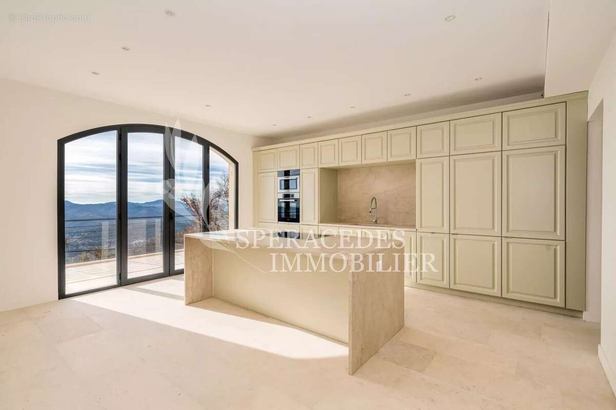 Maison à SPERACEDES