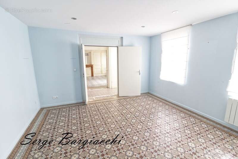 Appartement 5 pièces 138 m² à vendre à Douai (59500) - photo 3