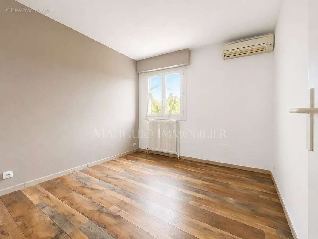 Marina T3 en duplex avec toit terrasse et appontement pour bateau - photo 7