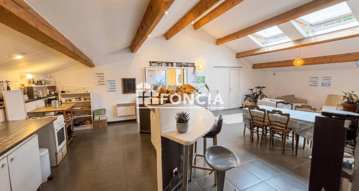 Appartement à MARSEILLE-3E