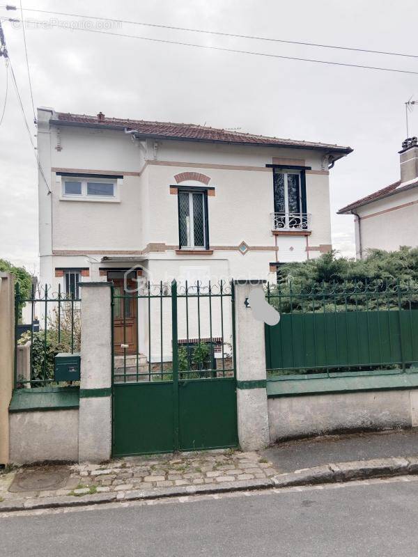 Maison à CROSNE