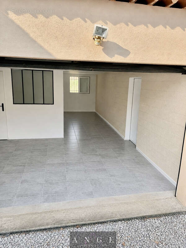 Maison à SOLLIES-TOUCAS