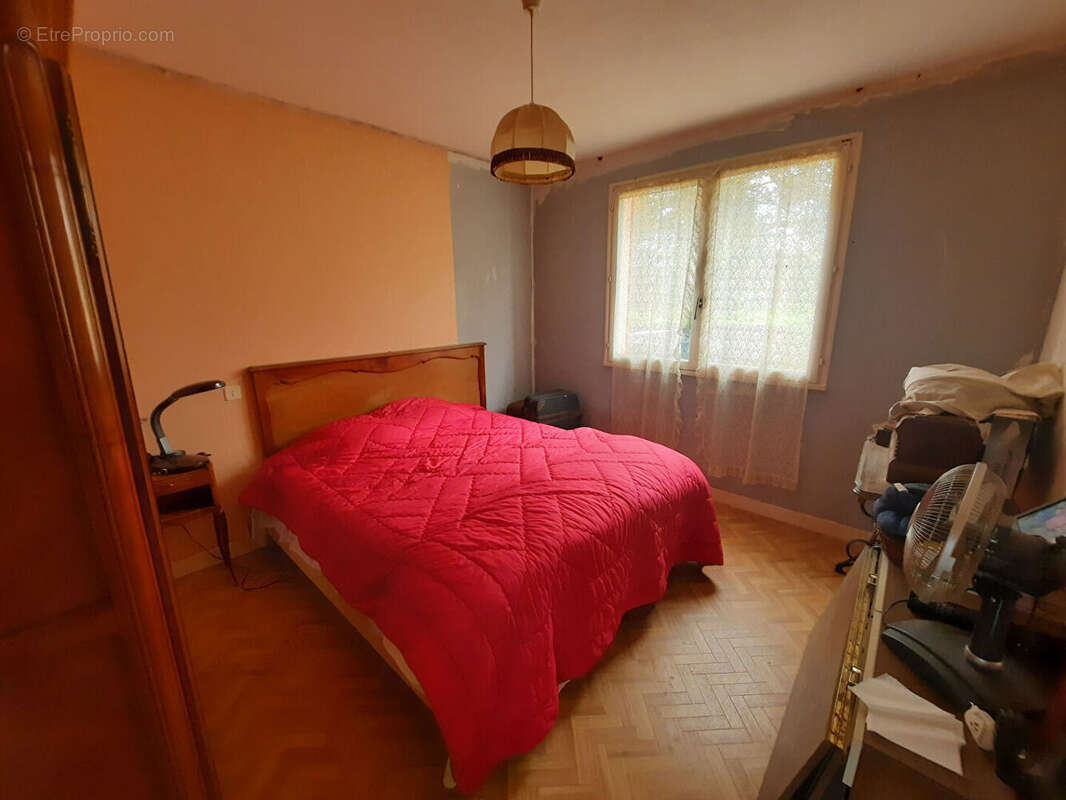 Maison à SAINT-TRIVIER-DE-COURTES