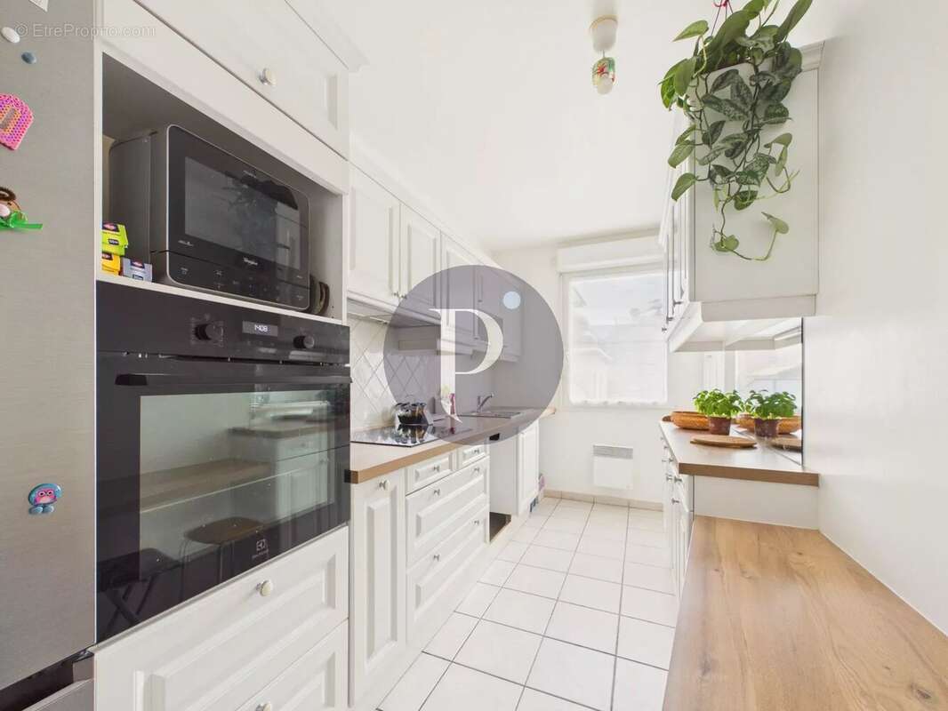 Appartement à LE PLESSIS-ROBINSON
