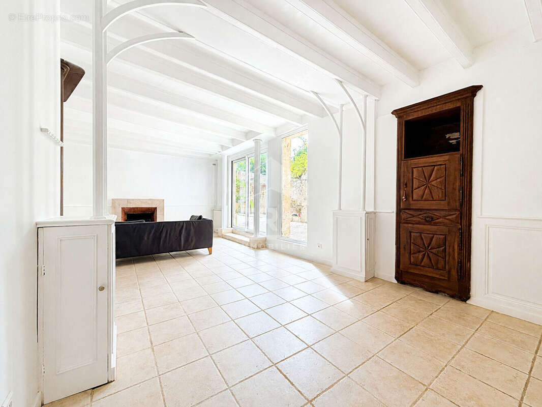 Maison 229m² à roullet-saint-estèphe - photo 3