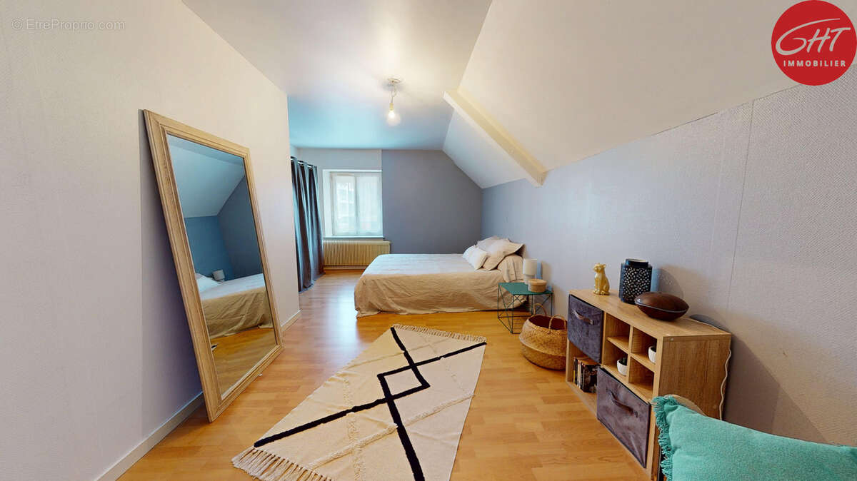 Appartement à HYEVRE-PAROISSE