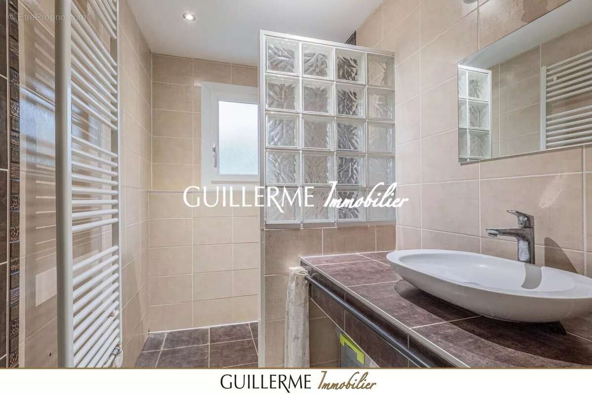 Maison à JASSANS-RIOTTIER