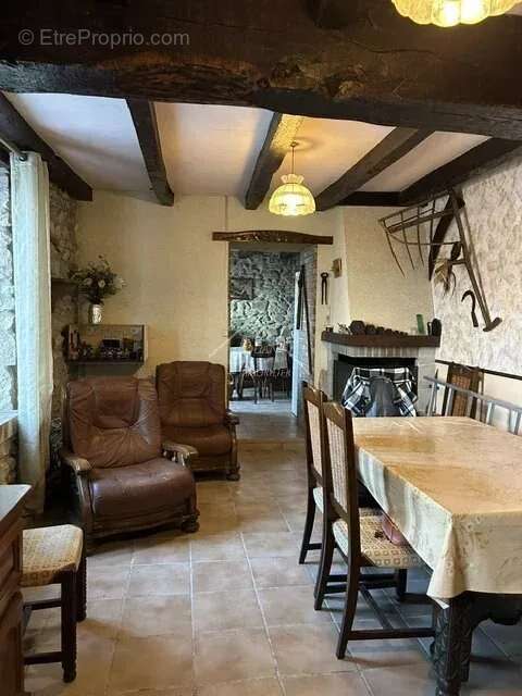 Maison à CHIRAT-L&#039;EGLISE