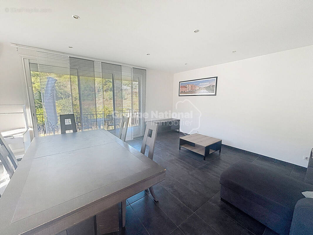 Appartement à PEGOMAS