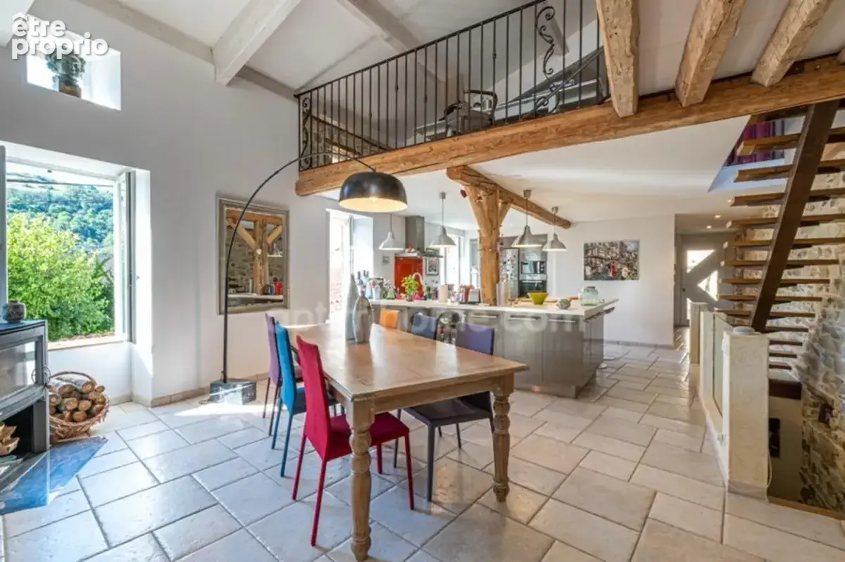 **Coup de cœur – Maison de charme 195 m² avec 2 entrées indépendantes, 2 extérieurs, garage, cave, vue et piscine** - photo 7