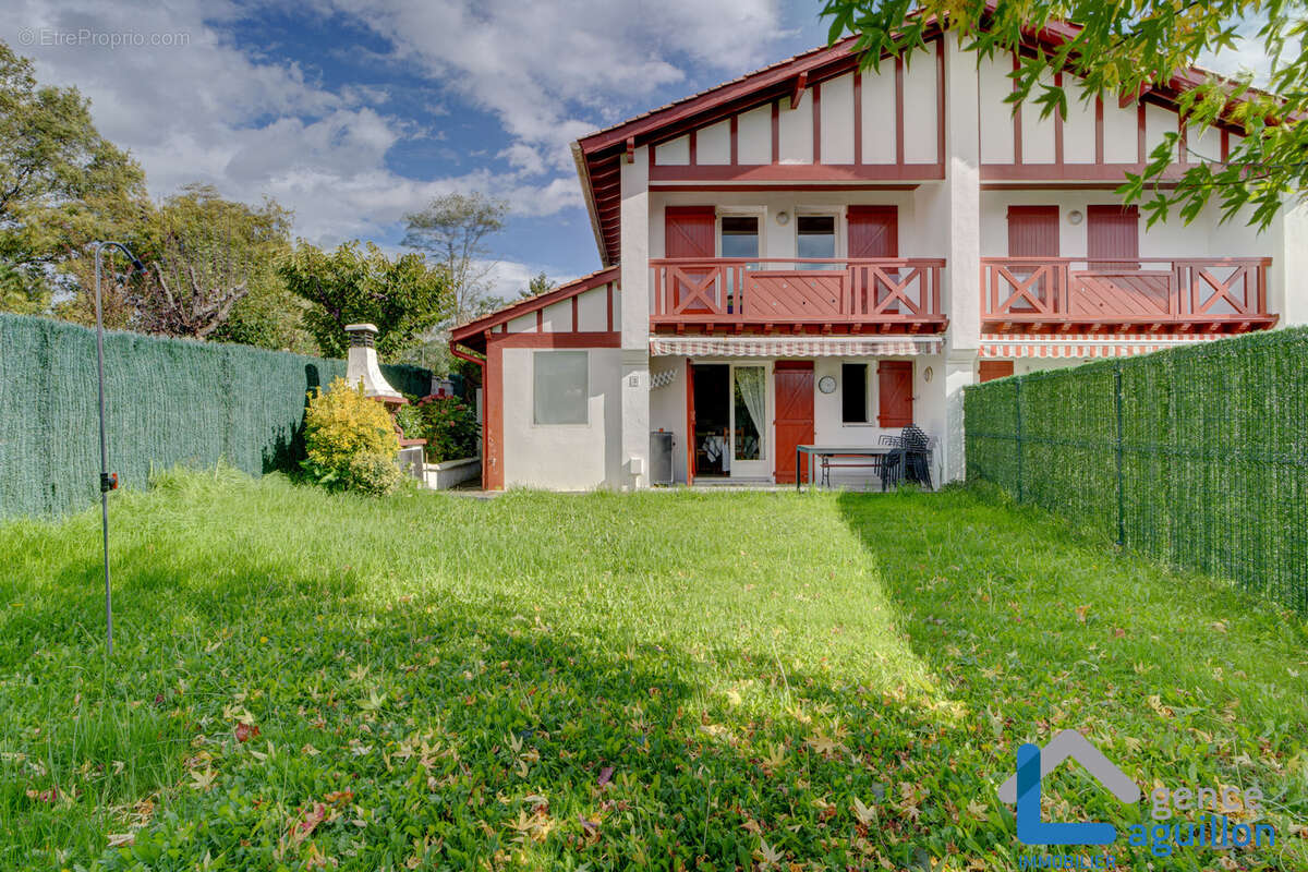 Maison 3 pieces en copropriete sur 3 niveaux avec terrasse, jardin et parking - photo 2