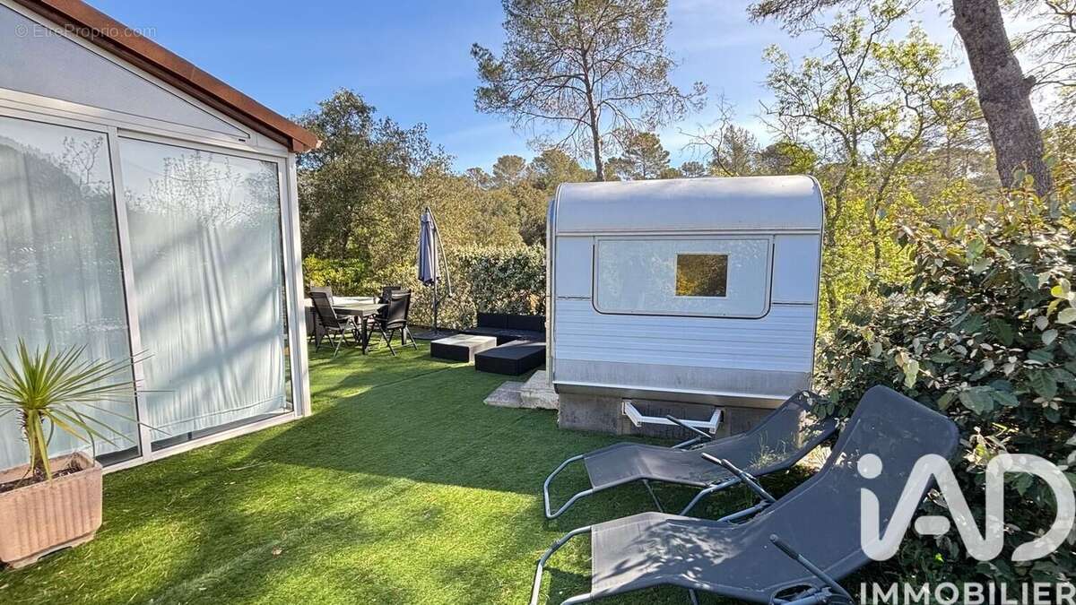 Photo 3 - Terrain à FREJUS