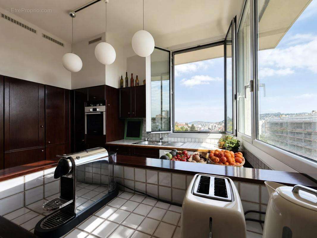 Appartement de 5 pièces de 174 m² à Saint-Étienne - photo 6