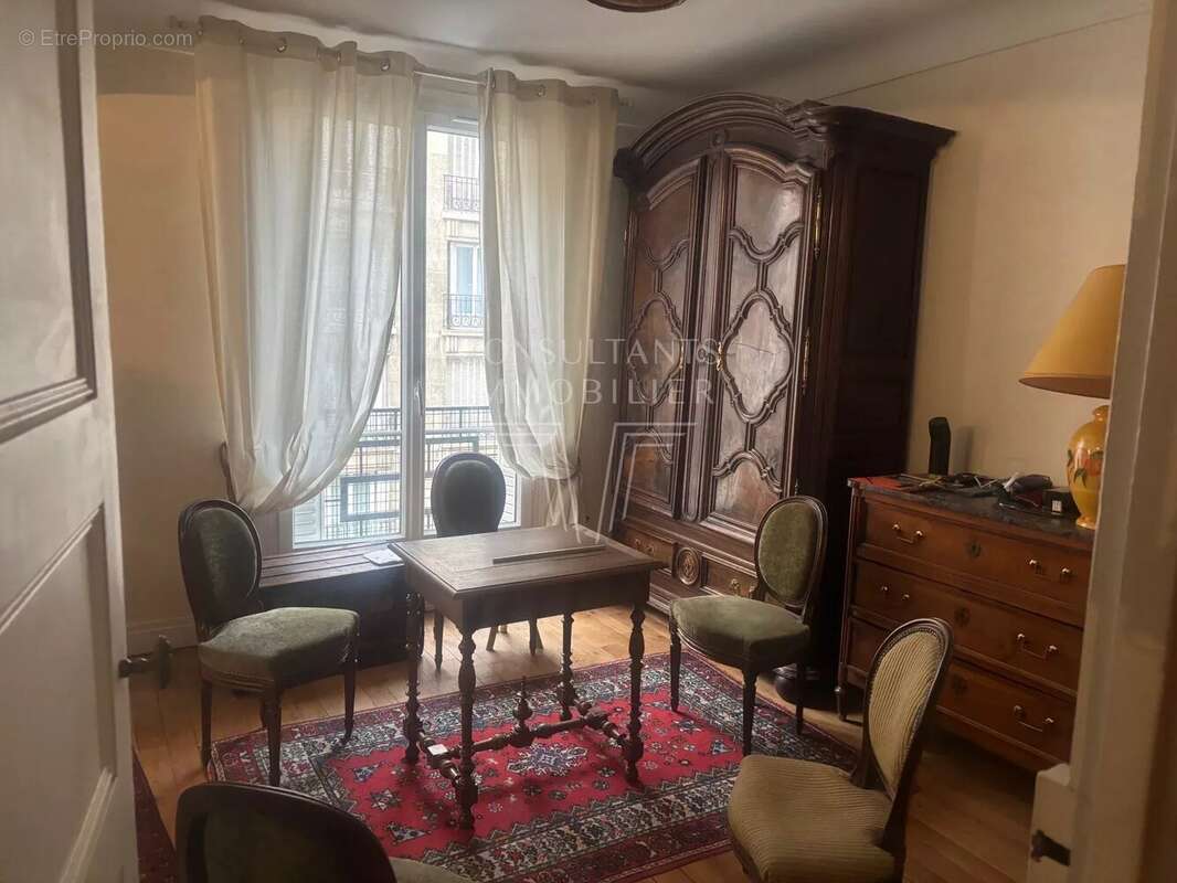 Appartement à PARIS-17E