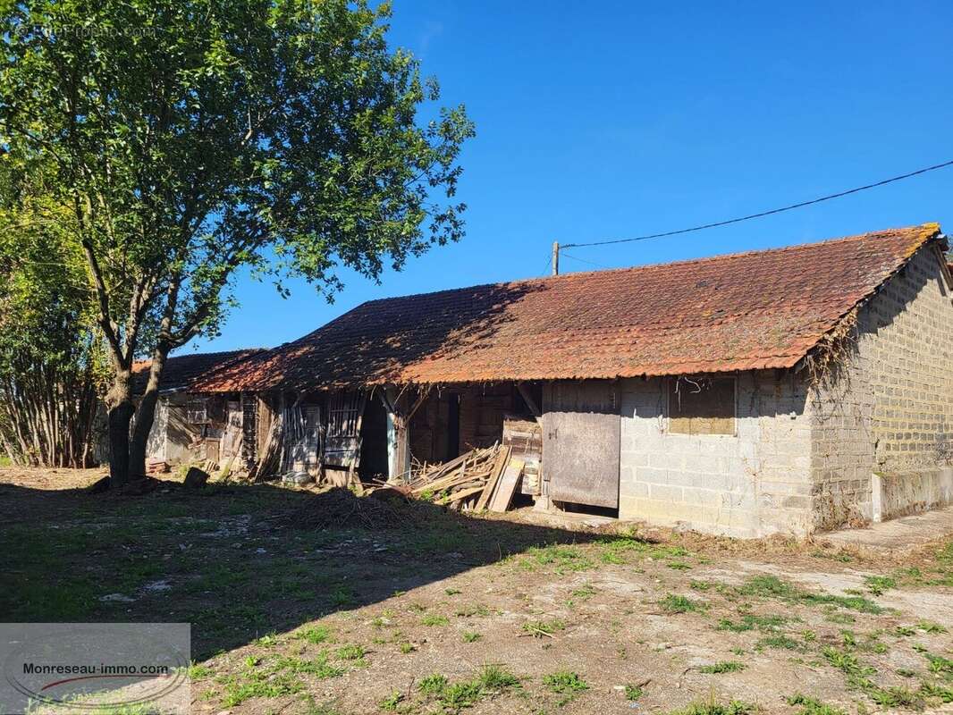 Maison à PONT-DE-VAUX