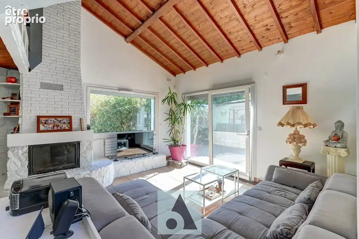 Maison Saint Genis Les Ollieres - plain-pied - 8 pièces - 144 m2 - photo 11