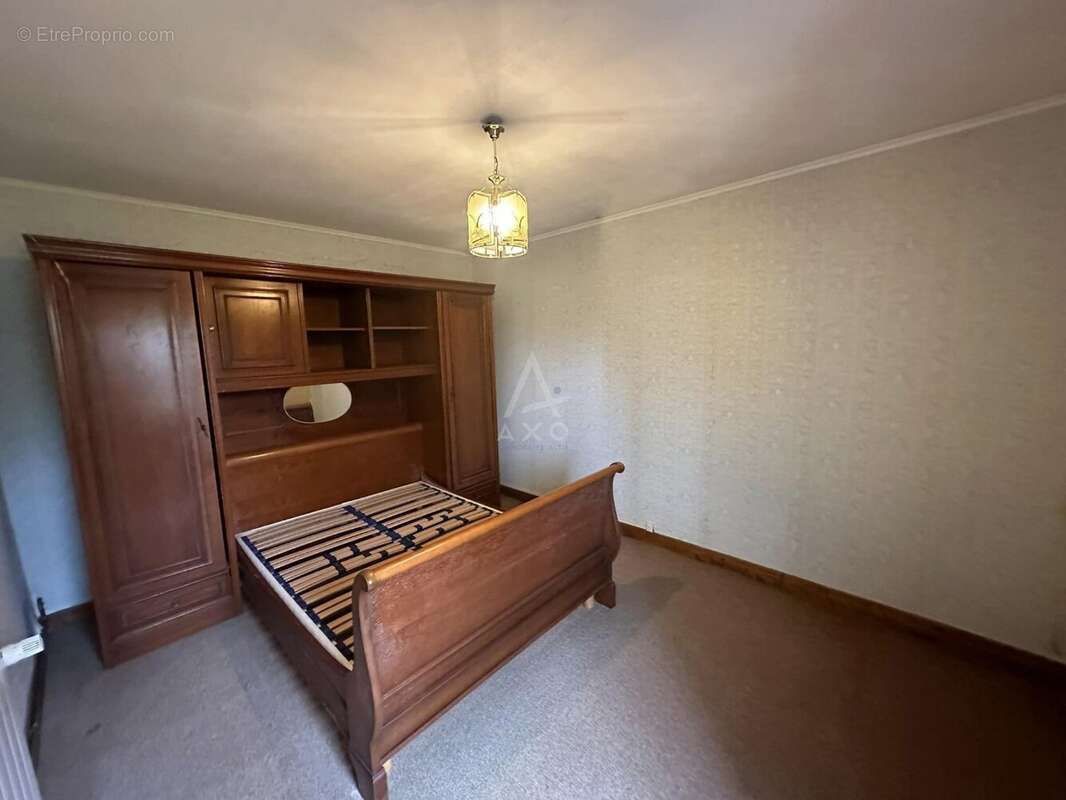 Maison à MAZEYROLLES